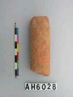 藏品(褐色夾砂陶把)的圖片